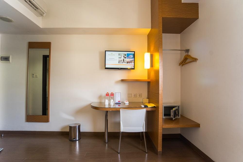 Amaris Hotel Pancoran Jakarta Exterior photo