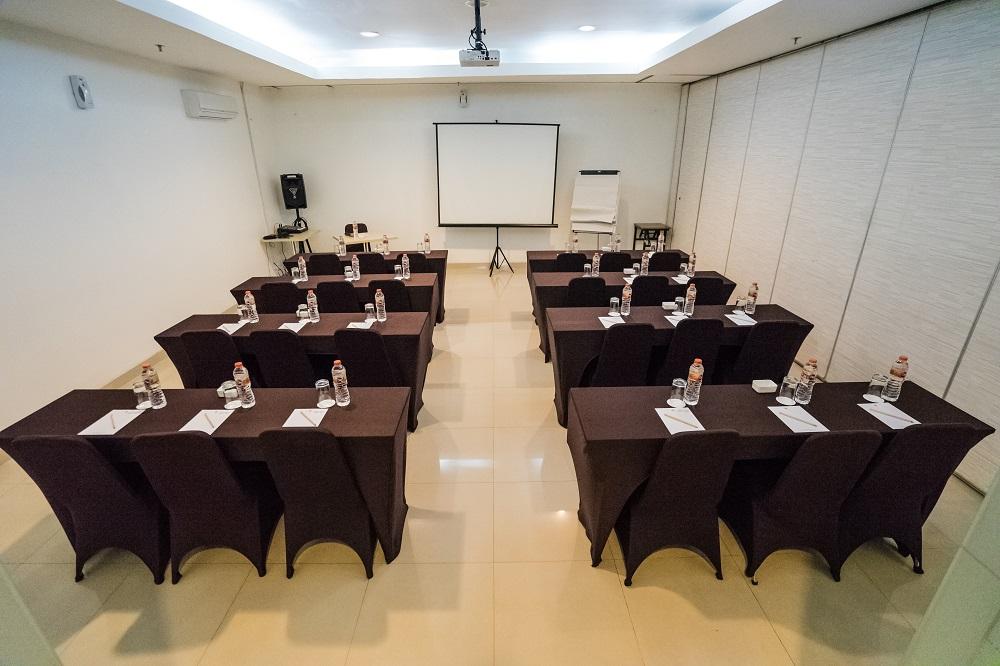 Amaris Hotel Pancoran Jakarta Exterior photo