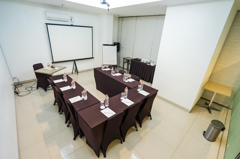 Amaris Hotel Pancoran Jakarta Exterior photo