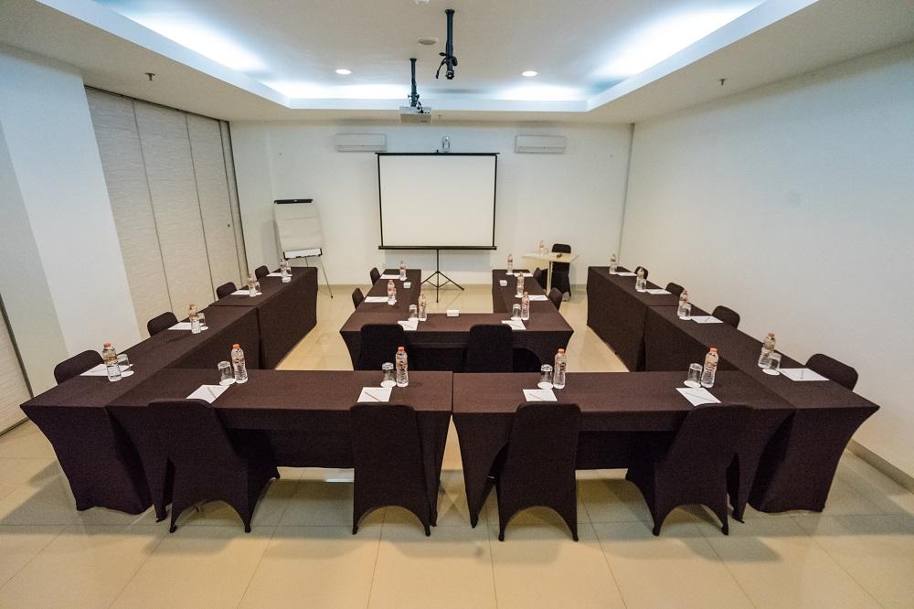 Amaris Hotel Pancoran Jakarta Exterior photo