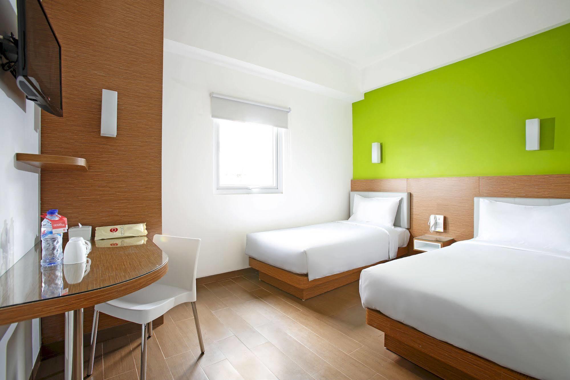 Amaris Hotel Pancoran Jakarta Exterior photo